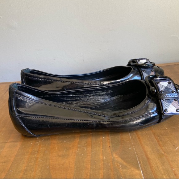 Burberry Patent Leather Ballet Flats-Black with Nova Plaid Buckle-Size 36.5 - Picture 11 of 11